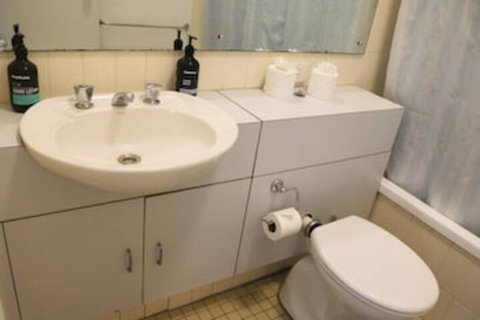 Cosy Newtown Studio Apartment With Swimming Pool - Kalgoorlie Accommodation 5