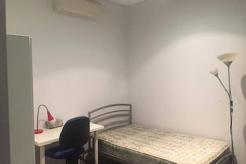 Sun-drenched 3 Bedroom Apartment In Turrella - Kalgoorlie Accommodation 0