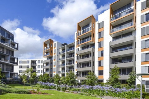 Sun-drenched 3 Bedroom Apartment In Turrella - Kalgoorlie Accommodation 1