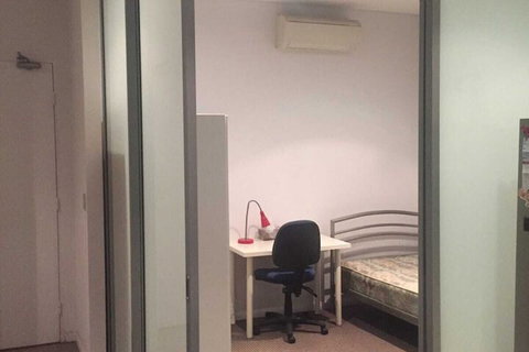 Sun-drenched 3 Bedroom Apartment In Turrella - Kalgoorlie Accommodation 3