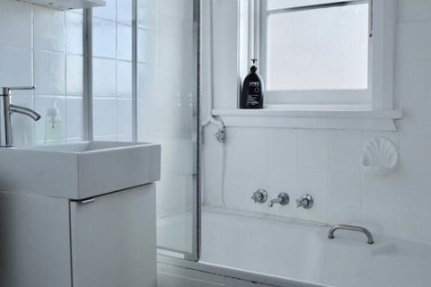 Comfortable 3 Bedroom Apartment In Trendy Haberfield - Kalgoorlie Accommodation 1