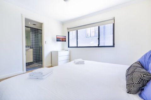 Perfectly Located Apt Rooftop Pool & Spa - Kalgoorlie Accommodation 3