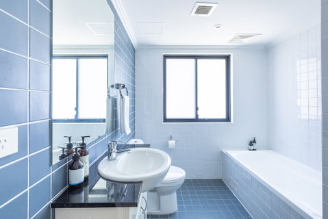 Perfectly Located Apt Rooftop Pool & Spa - Kalgoorlie Accommodation 2