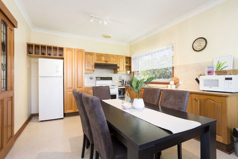 South Coast Getaway House Sleeping 8 Guests - Kalgoorlie Accommodation 2