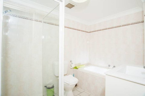 Spacious & Cozy Apartment In Heart Of Redfern - Kalgoorlie Accommodation 4