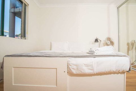 Spacious & Cozy Apartment In Heart Of Redfern - Kalgoorlie Accommodation 2