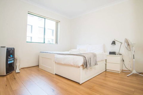 Spacious & Cozy Apartment In Heart Of Redfern - Kalgoorlie Accommodation 1