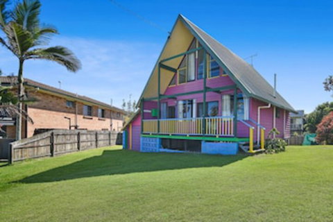 Chalet By The Sea, 10 Pelican Street, Peregian Beach - Kalgoorlie Accommodation 0