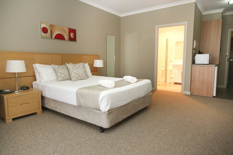 Centrepoint Apartments - Kalgoorlie Accommodation 4