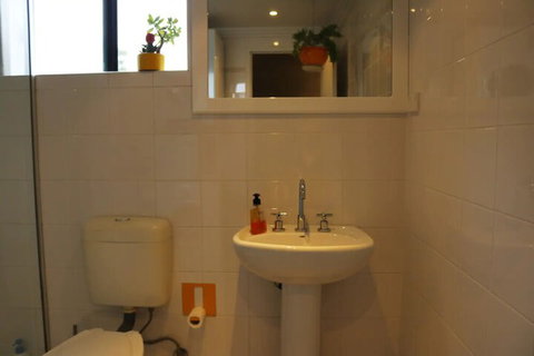 Erko Home In The Middle Of The Action With Parking - Kalgoorlie Accommodation 5