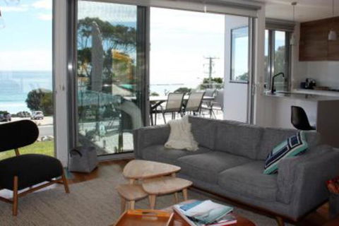 BEACHHOUSE BINALONG Luxury Waterfront Holiday House At Bay Of Fires - Kalgoorlie Accommodation 3