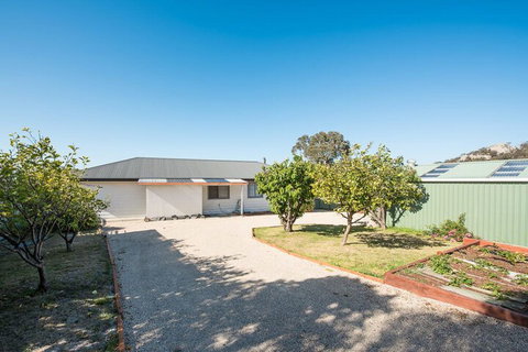 Chillax - Kalgoorlie Accommodation 1