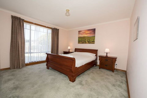 Chillax - Kalgoorlie Accommodation 6