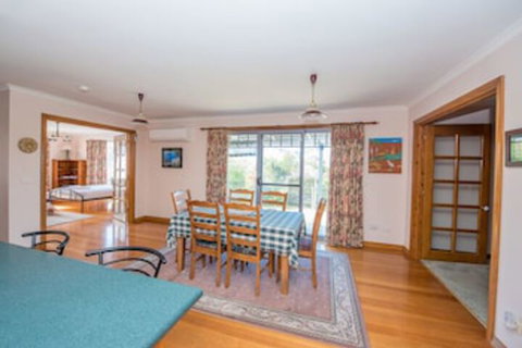 Chillax - Kalgoorlie Accommodation 0