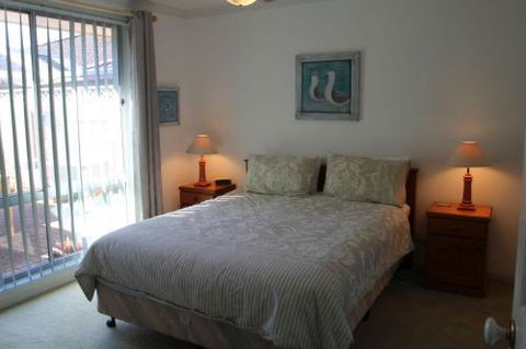 KENTIA - Kalgoorlie Accommodation 3