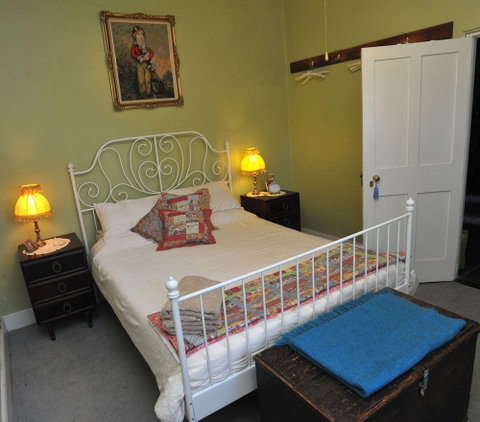 Emma Tiver Heritage Cottage - Kalgoorlie Accommodation 2