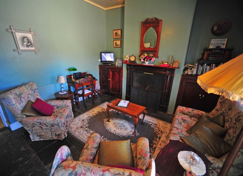 Emma Tiver Heritage Cottage - Kalgoorlie Accommodation 3