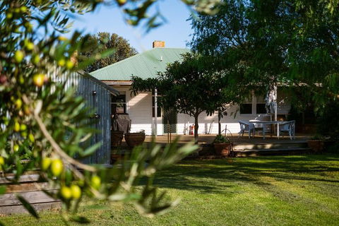 Deckhouse - Kalgoorlie Accommodation 2