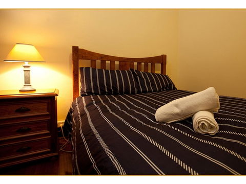 Fairholme Apartment - Kalgoorlie Accommodation 1