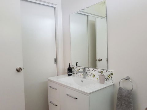 Fish Creek Alkira Accommodation - Kalgoorlie Accommodation 2