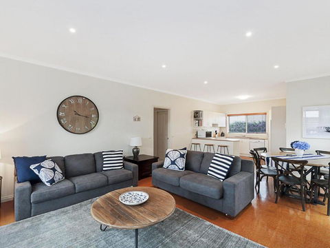 GUILDFORD COTTAGE - Kalgoorlie Accommodation 4