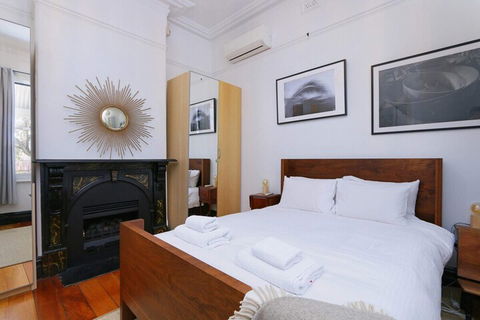 Designer 2-bed House With Garden - Northbridge, Perth - Kalgoorlie Accommodation 2