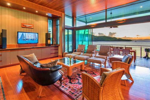 Yacht Club 19 Bijou De Mer 2 Buggies - Kalgoorlie Accommodation 7