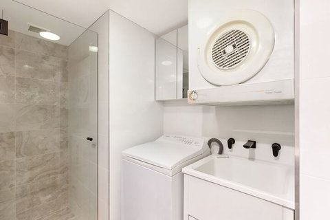 Sydney CBD Studio Apartment 1704 KNT - Kalgoorlie Accommodation 6