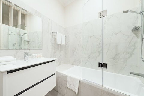Stunning Sydney Home 2 - Kalgoorlie Accommodation 5