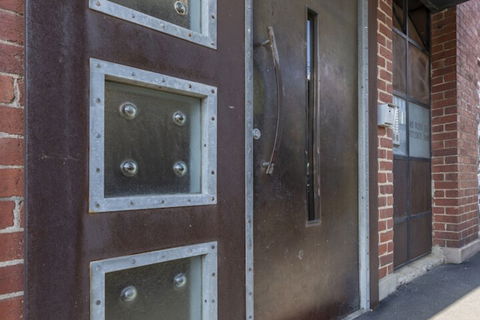 Fabulous Fitzroy Converted Warehouse - Kalgoorlie Accommodation 1