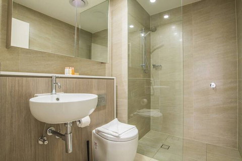 Bright & Modern! 2bed 2bath APT With Parking - Kalgoorlie Accommodation 6