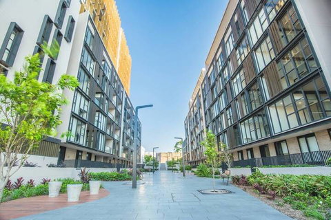 Bright & Modern! 2bed 2bath APT With Parking - Kalgoorlie Accommodation 1