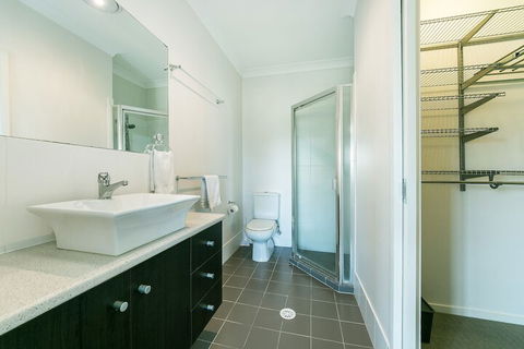 Redcliffe Holiday Accommodation - Kalgoorlie Accommodation 7
