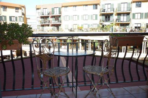 Comfy & Convenient Living At The Italian Forum Leichardt ITALY - Kalgoorlie Accommodation 6