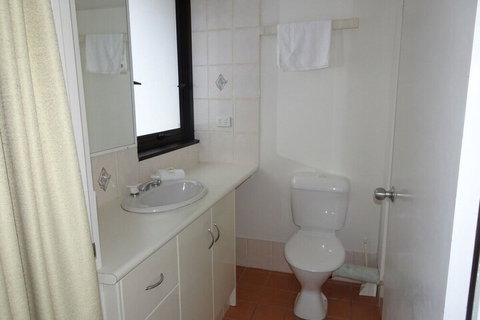 Carool Apartments - Kalgoorlie Accommodation 5