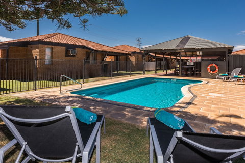 Geraldton's Ocean West - Kalgoorlie Accommodation 1
