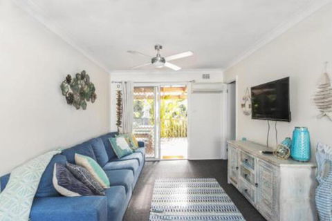 MOLLYMOOK BEACH COTTAGE - Kalgoorlie Accommodation 4
