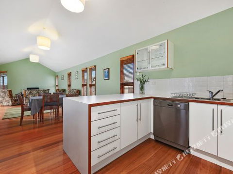 Family Friendly Weatherboard Cottage - Kalgoorlie Accommodation 0
