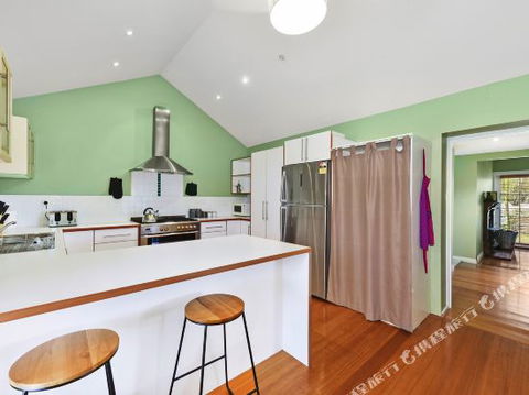 Family Friendly Weatherboard Cottage - Kalgoorlie Accommodation 4