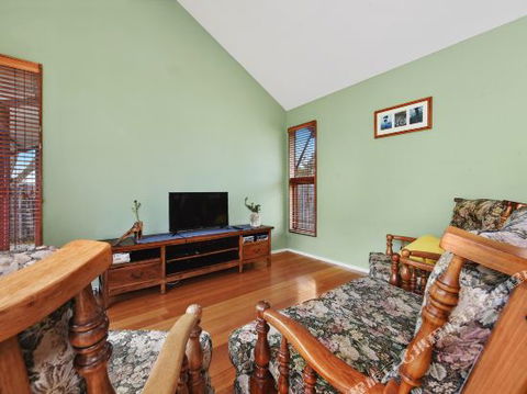 Family Friendly Weatherboard Cottage - Kalgoorlie Accommodation 6