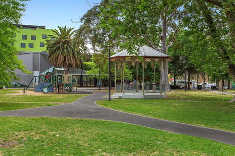 GRATTAN A Premier Location & Modern Space - Kalgoorlie Accommodation 7