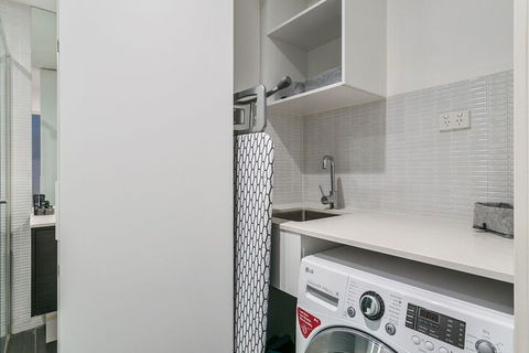 GRATTAN A Premier Location & Modern Space - Kalgoorlie Accommodation 5