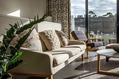 Roomerang At Lakeside Townhouse - Kalgoorlie Accommodation 5