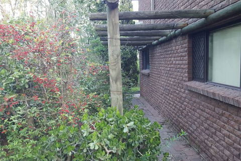 Gowrie Agapanthous - Kalgoorlie Accommodation 5