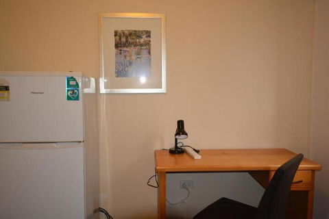 Lukes Cozy Guest House - Kalgoorlie Accommodation 5