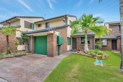 Fountain View Villa - Q Stay - Kalgoorlie Accommodation 0