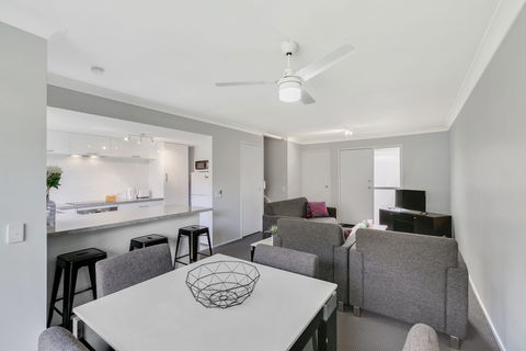 Fountain View Villa - Q Stay - Kalgoorlie Accommodation 3