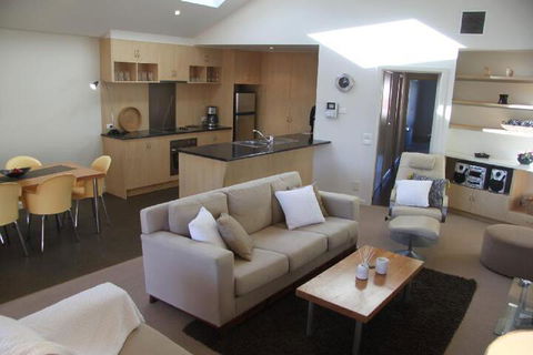 SACKVILLE APARTMENT 1 - Kalgoorlie Accommodation 3