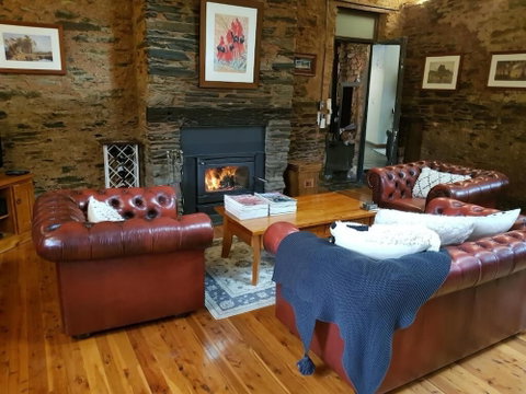 William Hunt's Retreat - Redwood Studio - Kalgoorlie Accommodation 5