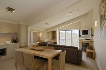 Chalet Hotham 11 - Kalgoorlie Accommodation 2